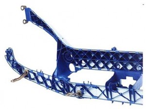 Frontend eines Serien-PKW als hybrides Bauteil aus Stahl und glasfaserverstärktem Polyamid 6, optimal ausgelegt durch Struktursimulaton. (Foto: Ford) Frontend eines Serien-PKW als hybrides Bauteil aus Stahl und glasfaserverstärktem Polyamid 6, optimal ausgelegt durch Struktursimulaton. (Foto: Ford)