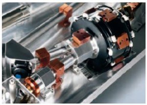 Optikaufbau eines TruDisk Scheibenlasers. Festkörperlaser zeigen im Schmelzschnitt in Blechdicken bis zu 4 mm Edelstahl deutliche Vorteile bei Geschwindigkeit, Produktivität und Wirtschaftlichkeit Optikaufbau eines TruDisk Scheibenlasers. Festkörperlaser zeigen im Schmelzschnitt in Blechdicken bis zu 4 mm Edelstahl deutliche Vorteile bei Geschwindigkeit, Produktivität und Wirtschaftlichkeit