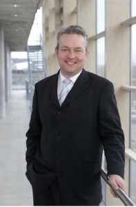 Prof. Dr.-Ing. Prof. h.c. Dr. h.c. mult. Alexander Verl, Leiter der Stuttgarter Institute IPA und ISW: "Die 4. Industrielle Revolution wurde zwar ausgerufen, sie hat aber noch nicht stattgefunden." Foto: Fraunhofer IPA/ISW, Stuttgart Prof. Dr.-Ing. Prof. h.c. Dr. h.c. mult. Alexander Verl, Leiter der Stuttgarter Institute IPA und ISW: "Die 4. Industrielle Revolution wurde zwar ausgerufen, sie hat aber noch nicht stattgefunden." Foto: Fraunhofer IPA/ISW, Stuttgart