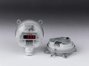 Der neue, universell einsetzbare Differenzdruckmesser 984 Q bietet mit acht vor Ort einstellbaren Druckbereichen optimale Flexibilität.