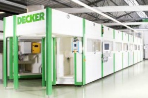 DECKER - Reinigt sowohl feines Granulat als auch Slabs: Mit der Multi-Ätz-Anlage von DECKER können alle üblichen Typen von Silizium-Ausgangsmaterial gereinigt werden.