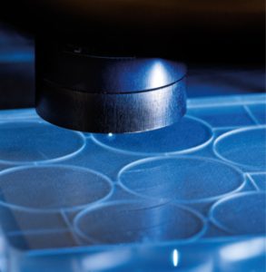 Laserperforierte Transparentkeramik für den Einsatz in der Sensorik und Optoelektronik