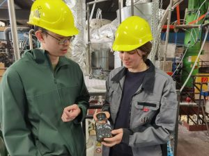 Aus dem schwer recyclebaren „Problemmüll“ Mischkunstoff wollen die Forschenden Wertstoffe für die Chemieindustrie gewinnen.(Bildquelle: Universität Stuttgart) 