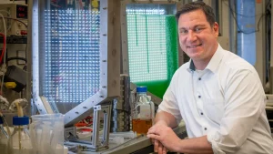  Prof. Thomas Brück und weitere Forschende haben einen Prozess zur Herstellung von Carbonfasern aus erneuerbaren Rohstoffen entwickelt. 