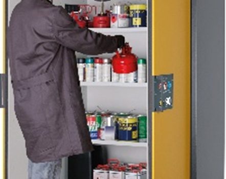 Gefahrstoffe im Betrieb: Wie sichere Lagerung den Arbeitsschutz verbessert