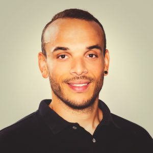 Yannick Tidas, Sales Consultant: „Mit LiveDOK kann man den gesamten Lebenszyklus einer Anlage digital dokumentieren von der Planung, über die Inbetriebnahme bis hin zur Instandhaltung.“ (Urheber: Rösberg)