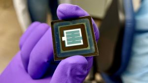 Perowskit-Photovoltaik industriell fertigen: Forschende entwickeln skalierbares Verfahren. (Alexander Diercks, KIT)